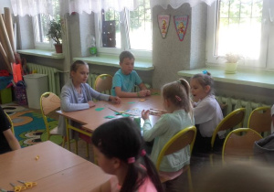 Przedszkolaki na zajęciach adaptacyjnych
